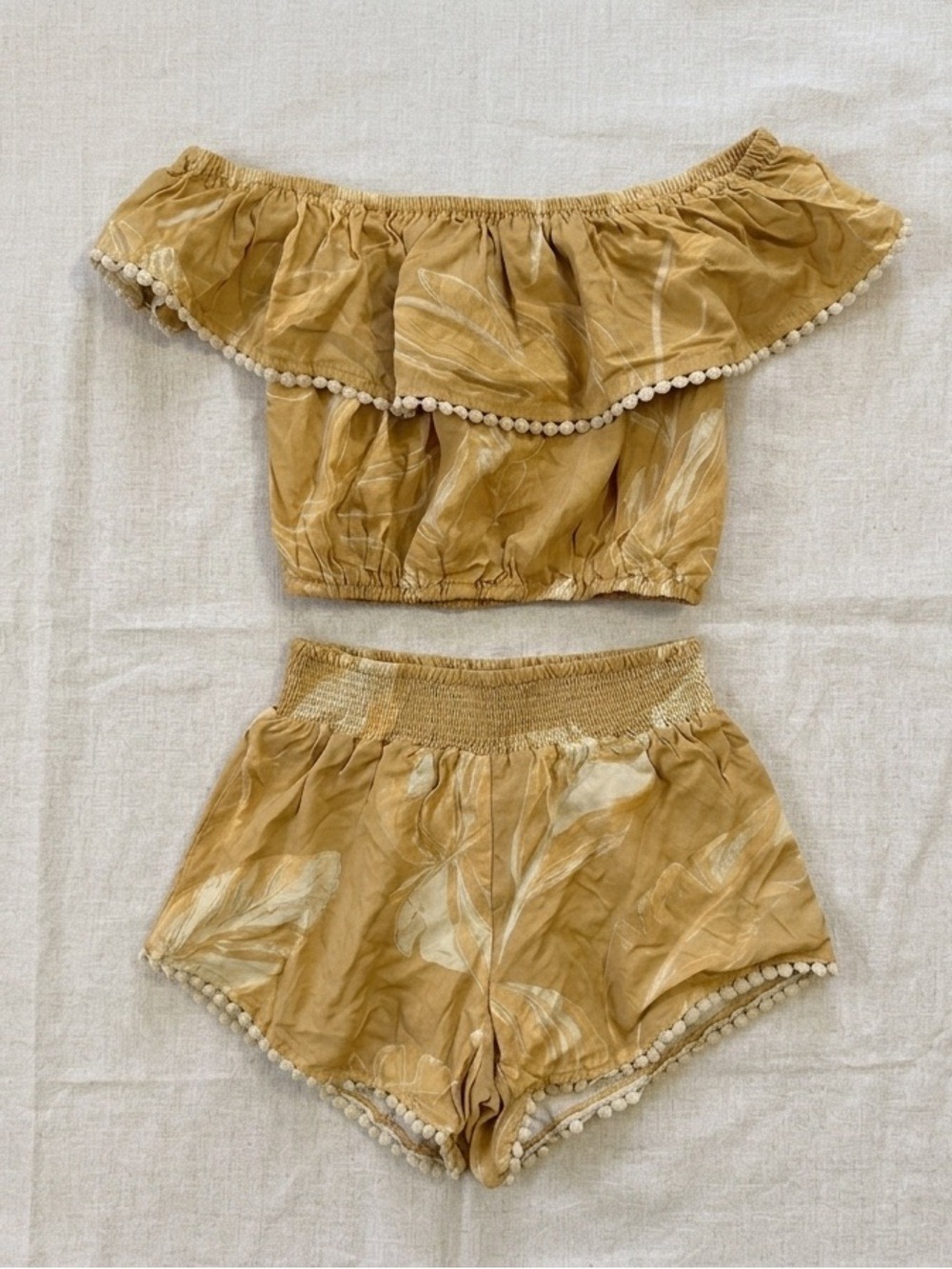 Joyfolie Mia Joy Mustard Yellow Girls 2 Piece Set Floral Top Shorts Size 6